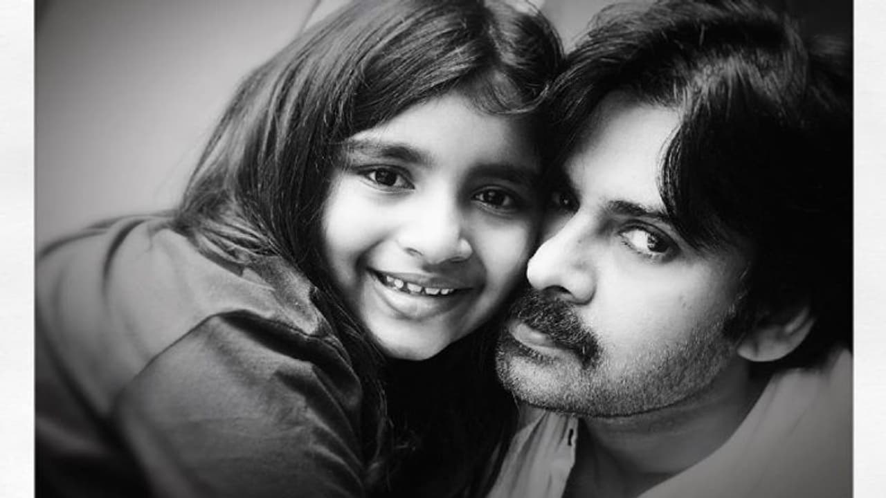 తండ్రి బాటలో ఆద్య, పవన్ కళ్యాణ్ కుమార్తె కరాటే నేర్చుకుంటోందా.. వైరల్ వీడియో 