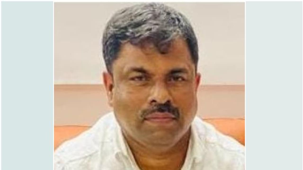 വാഹനാപകടത്തിൽ മരിച്ച മലയാളി ഉംറ തീർഥാടകൻറെ മൃതദേഹം ജിദ്ദയിൽ ഖബറടക്കി വാഹനാപകടത്തിൽ മരിച്ച മലയാളി ഉംറ തീർഥാടകൻറെ മൃതദേഹം ജിദ്ദയിൽ ഖബറടക്കി