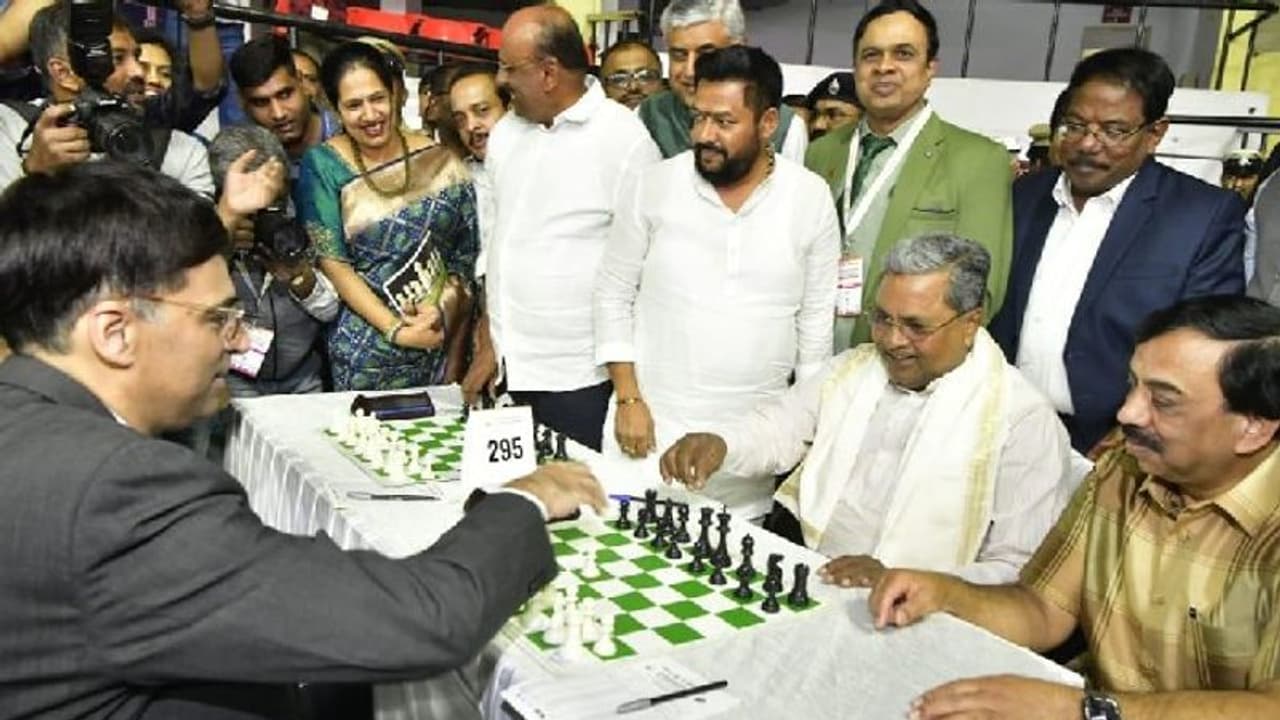 ಬೆಂಗ್ಳೂರು ಗ್ರ್ಯಾಂಡ್ ಮಾಸ್ಟರ್ಸ್ ಓಪನ್ ಚೆಸ್ ಟೂರ್ನಿಗೆ ಚಾಲನೆ ಬೆಂಗ್ಳೂರು ಗ್ರ್ಯಾಂಡ್ ಮಾಸ್ಟರ್ಸ್ ಓಪನ್ ಚೆಸ್ ಟೂರ್ನಿಗೆ ಚಾಲನೆ