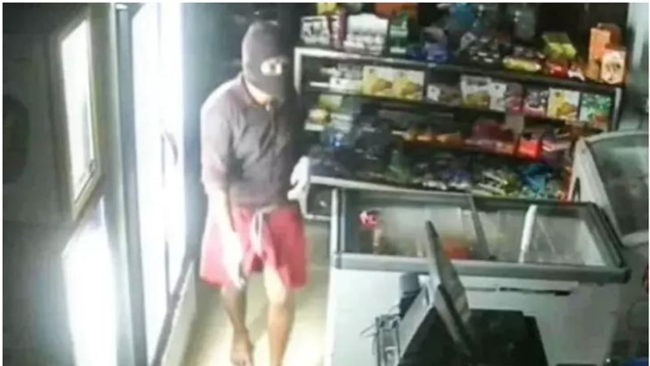 'വന്‍ തസ്‌കര വിളയാട്ടം': ഒന്‍പത് കടകളില്‍ കയറിയതിന് പിന്നാലെ ക്ഷേത്രത്തിലും മോഷണം