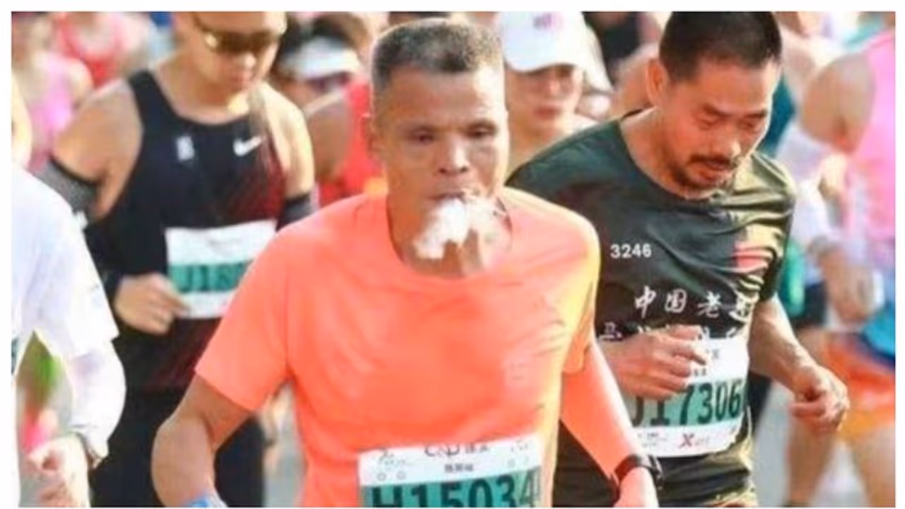 നിർത്താതെ പുകവലി; 3 മണിക്കൂറും 33 മിനിറ്റും കൊണ്ട് മാരത്തണ്‍ പൂർത്തിയാക്കിയെങ്കിലും 52 കാരന് എട്ടിന്‍റെ പണി !