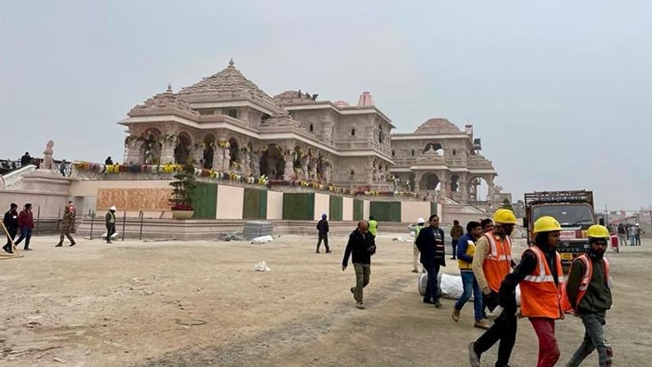 'ക്ഷേത്രങ്ങളിൽ നാളെ പ്രത്യേക പൂജ വിലക്കിയെന്ന പ്രചാരണം'; കേന്ദ്രമന്ത്രി നുണ പറയരുതെന്ന് തമിഴ്നാട് മന്ത്രി