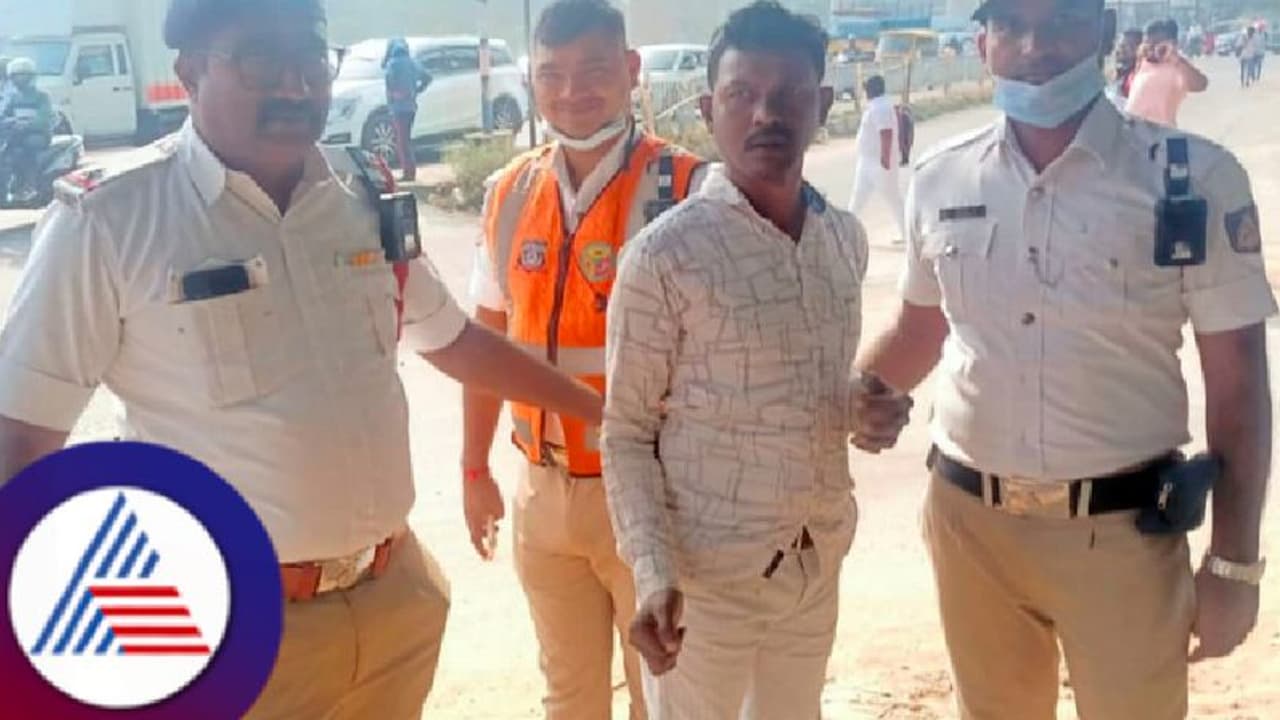 ಬೆಂಗಳೂರು: ಮೊಬೈಲ್ ಕಳ್ಳನನ್ನು ಬೆನ್ನಟಿ ಹಿಡಿದ ಟ್ರಾಫಿಕ್ ಪೊಲೀಸರು! ಬೆಂಗಳೂರು: ಮೊಬೈಲ್ ಕಳ್ಳನನ್ನು ಬೆನ್ನಟಿ ಹಿಡಿದ ಟ್ರಾಫಿಕ್ ಪೊಲೀಸರು!