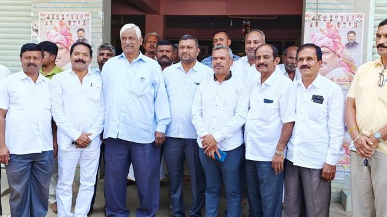 ಡಿಕೆಸು ವಿರುದ್ಧ ಆರೋಪ ವಿಚಾರ : ಕೈ ಮುಖಂಡರಿಂದ ವಿಪಕ್ಷಗಳ ವಿರುದ್ಧ ಅಸಮಾಧಾನ ಡಿಕೆಸು ವಿರುದ್ಧ ಆರೋಪ ವಿಚಾರ : ಕೈ ಮುಖಂಡರಿಂದ ವಿಪಕ್ಷಗಳ ವಿರುದ್ಧ ಅಸಮಾಧಾನ