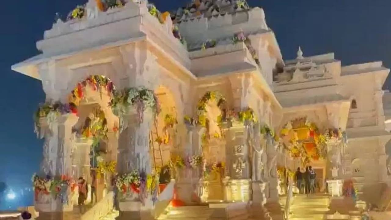 பிரம்மாண்டத்தின் உச்சம்.. வரலாற்று சிறப்புமிக்க அயோத்தி ராமர் கோயிலின் மெய் சிலிர்க்க வைக்கும் வீடியோ இதோ..