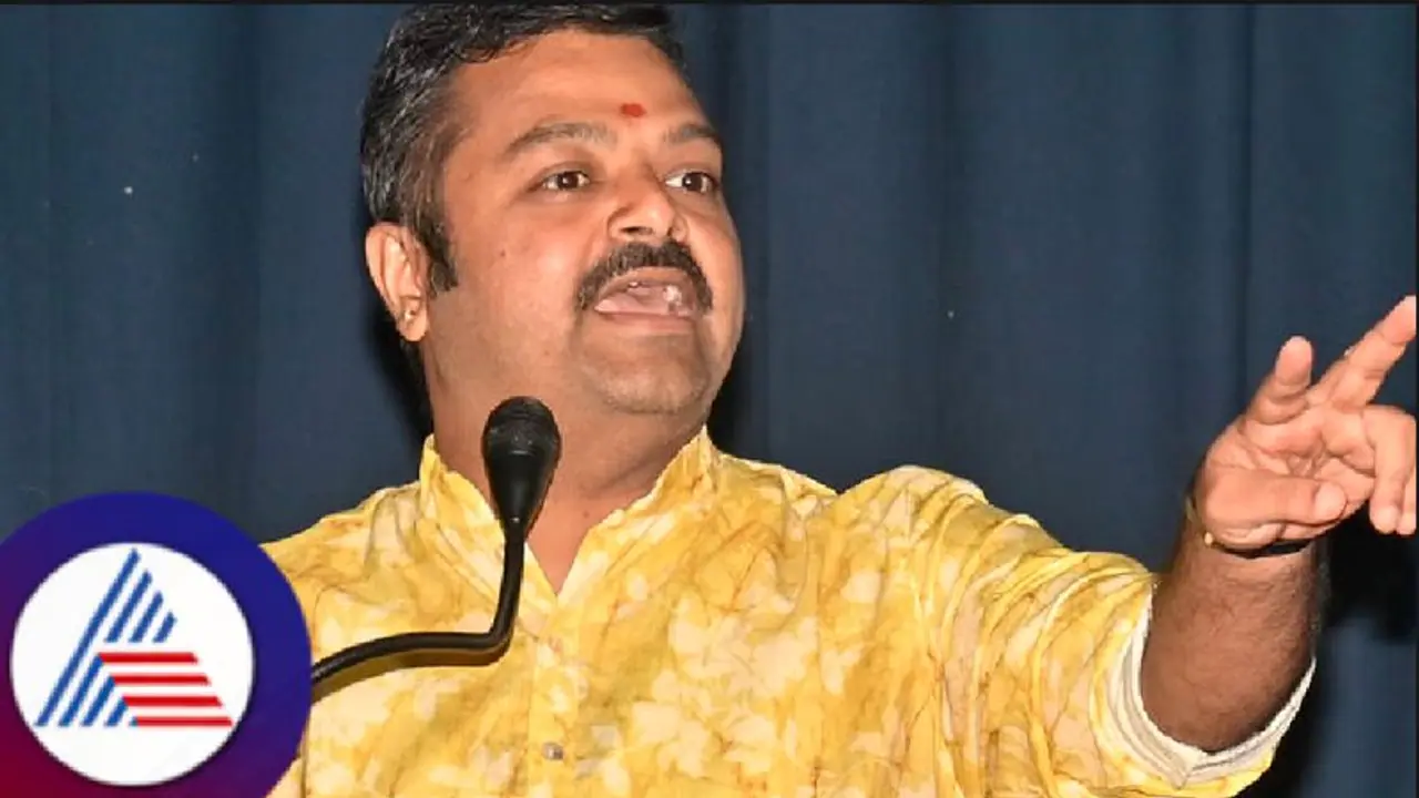 ಮಲ್ಲಿಕಾರ್ಜುನ ಖರ್ಗೆ ಬಗ್ಗೆ ಅವಹೇಳನಕಾರಿ ಹೇಳಿಕೆ ಆರೋಪ; ಚಕ್ರವರ್ತಿ ಸೂಲಿಬೆಲೆ ವಿರುದ್ಧ ಎಫ್ಐಆರ್ ! ಮಲ್ಲಿಕಾರ್ಜುನ ಖರ್ಗೆ ಬಗ್ಗೆ ಅವಹೇಳನಕಾರಿ ಹೇಳಿಕೆ ಆರೋಪ; ಚಕ್ರವರ್ತಿ ಸೂಲಿಬೆಲೆ ವಿರುದ್ಧ ಎಫ್ಐಆರ್ !