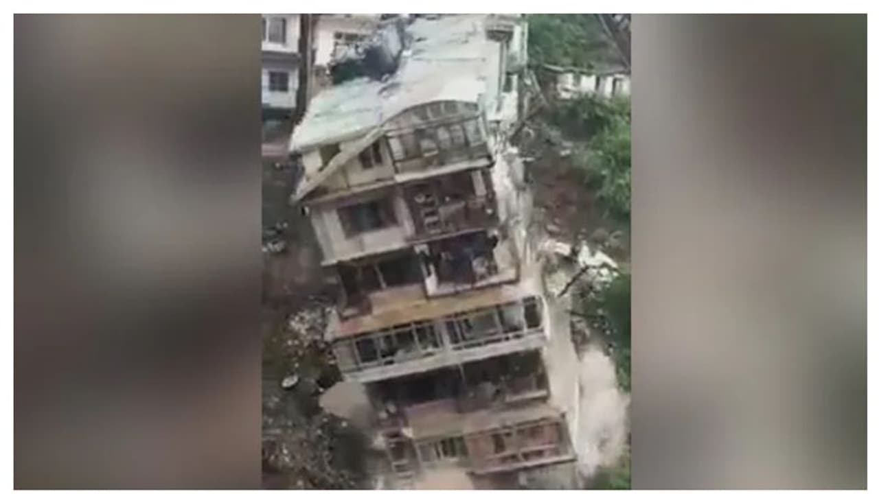 1,2,3...15 സെക്കൻഡിൽ അഞ്ചുനില കെട്ടിടം തവിടുപൊടി വീഡിയോ 1,2,3...15 സെക്കൻഡിൽ അഞ്ചുനില കെട്ടിടം തവിടുപൊടി വീഡിയോ