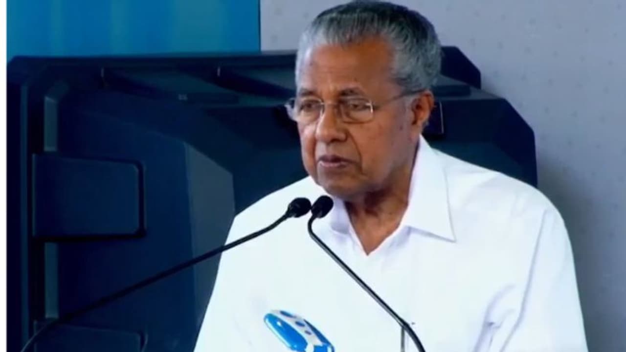 ഒരു സ്ഥാപനത്തിൽ ക്രമക്കേട് നടന്നു, പ്രധാന കുറ്റാരോപിതനെ മാപ്പുസാക്ഷിയാക്കി, കരുവന്നൂരില് ഇഡിക്കെതിരെ പിണറായി ഒരു സ്ഥാപനത്തിൽ ക്രമക്കേട് നടന്നു, പ്രധാന കുറ്റാരോപിതനെ മാപ്പുസാക്ഷിയാക്കി, കരുവന്നൂരില് ഇഡിക്കെതിരെ പിണറായി