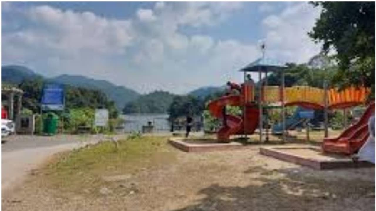 കാട്ടുപോത്ത് ആക്രമണം: കക്കയത്തെ ടൂറിസ്റ്റ് കേന്ദ്രങ്ങള് അടച്ചു, വനം വകുപ്പിന്റെ പ്രത്യേക സംഘം ഇന്നെത്തും കാട്ടുപോത്ത് ആക്രമണം: കക്കയത്തെ ടൂറിസ്റ്റ് കേന്ദ്രങ്ങള് അടച്ചു, വനം വകുപ്പിന്റെ പ്രത്യേക സംഘം ഇന്നെത്തും