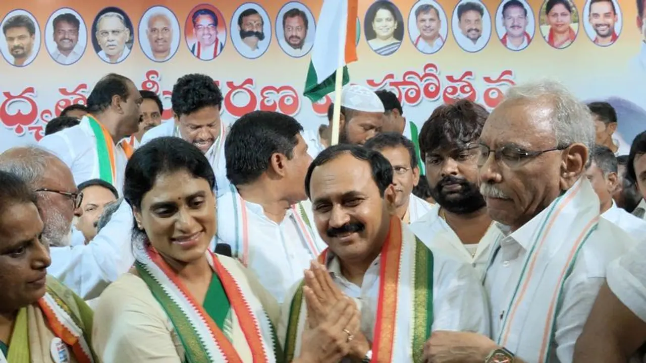 షర్మిల రాక , కాంగ్రెస్‌లో చేరిన ఆళ్ల రామకృష్ణారెడ్డి, రానున్న రోజుల్లో మరిన్ని చేరికలు