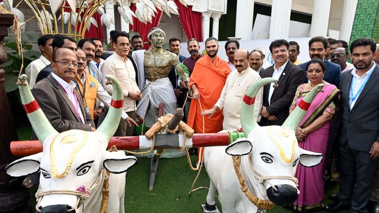 ಒಕ್ಕಲಿಗ ಸಮುದಾಯದವರೇ ಕೃಷಿ ಜತೆ ವ್ಯಾಪಾರದಲ್ಲೂ ಸಾಧನೆ ಮಾಡಿ: ಮಾಜಿ ಸಿಎಂ ಬೊಮ್ಮಾಯಿ ಒಕ್ಕಲಿಗ ಸಮುದಾಯದವರೇ ಕೃಷಿ ಜತೆ ವ್ಯಾಪಾರದಲ್ಲೂ ಸಾಧನೆ ಮಾಡಿ: ಮಾಜಿ ಸಿಎಂ ಬೊಮ್ಮಾಯಿ