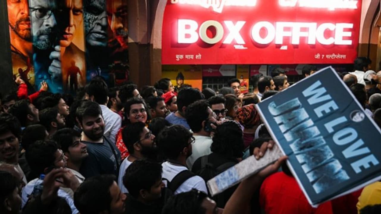 വിറ്റത് 94 കോടി ടിക്കറ്റുകള്! ഇന്ത്യന് സിനിമ 2023 ല് ആകെ നേടിയ കളക്ഷന് എത്ര? വിറ്റത് 94 കോടി ടിക്കറ്റുകള്! ഇന്ത്യന് സിനിമ 2023 ല് ആകെ നേടിയ കളക്ഷന് എത്ര?