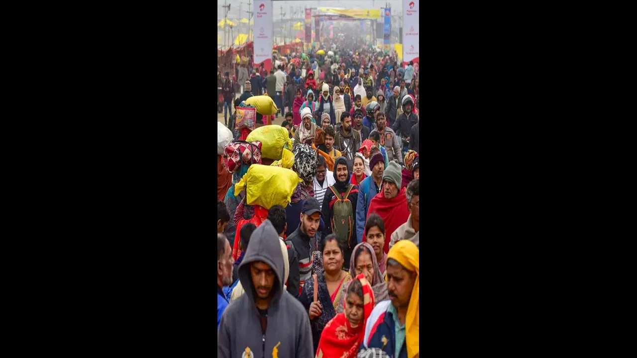 ರಾಮ ಮಂದಿರದಲ್ಲಿ 3 ಲಕ್ಷ ಭಕ್ತರಿಂದ ಬಾಲರಾಮನ ದರ್ಶನ, ದಾಖಲೆ ಬರೆದ ಅಯೋಧ್ಯೆ!