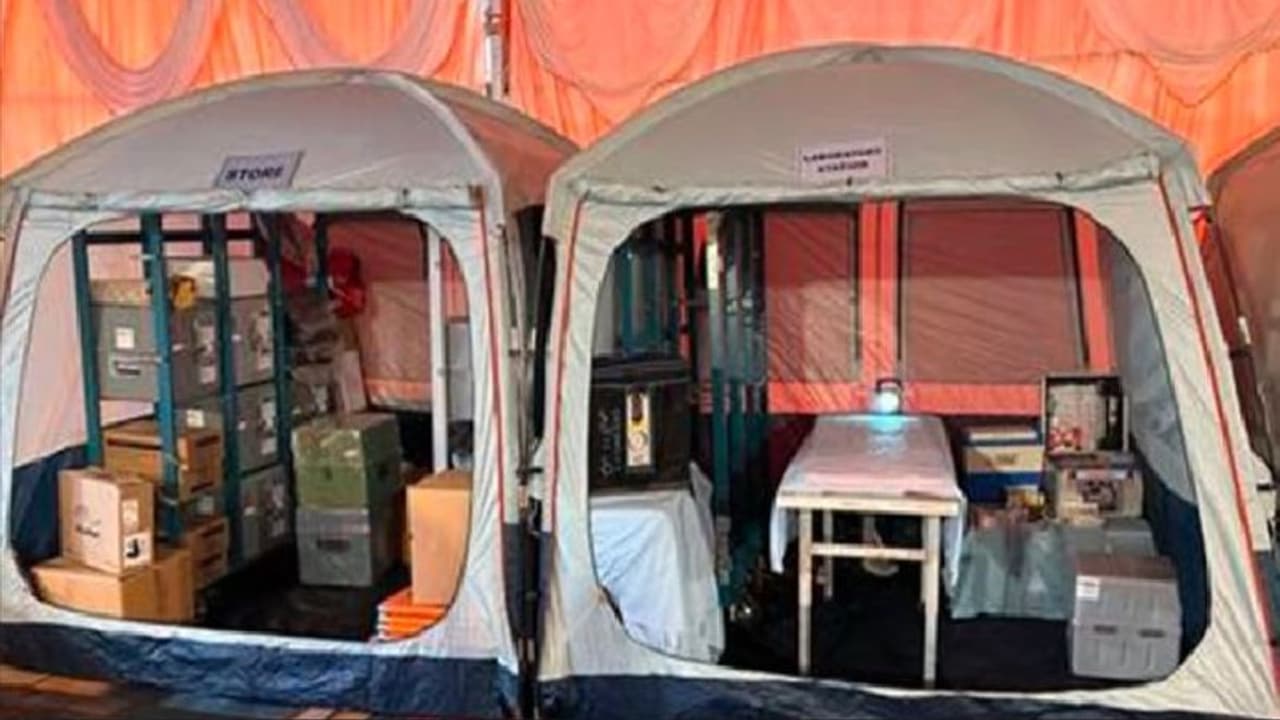 ರಾಮನ ಪ್ರತಿಷ್ಠಾಪನೆ ವೇಳೆ ಭಕ್ತನಿಗೆ ಹೃದಯಾಘಾತ: ತುರ್ತು ಚಿಕಿತ್ಸೆ ನೀಡಿ ರಕ್ಷಿಸಿದ ಐಎಎಫ್ ಕ್ಷಿಪ್ರ ಪಡೆ ರಾಮನ ಪ್ರತಿಷ್ಠಾಪನೆ ವೇಳೆ ಭಕ್ತನಿಗೆ ಹೃದಯಾಘಾತ: ತುರ್ತು ಚಿಕಿತ್ಸೆ ನೀಡಿ ರಕ್ಷಿಸಿದ ಐಎಎಫ್ ಕ್ಷಿಪ್ರ ಪಡೆ