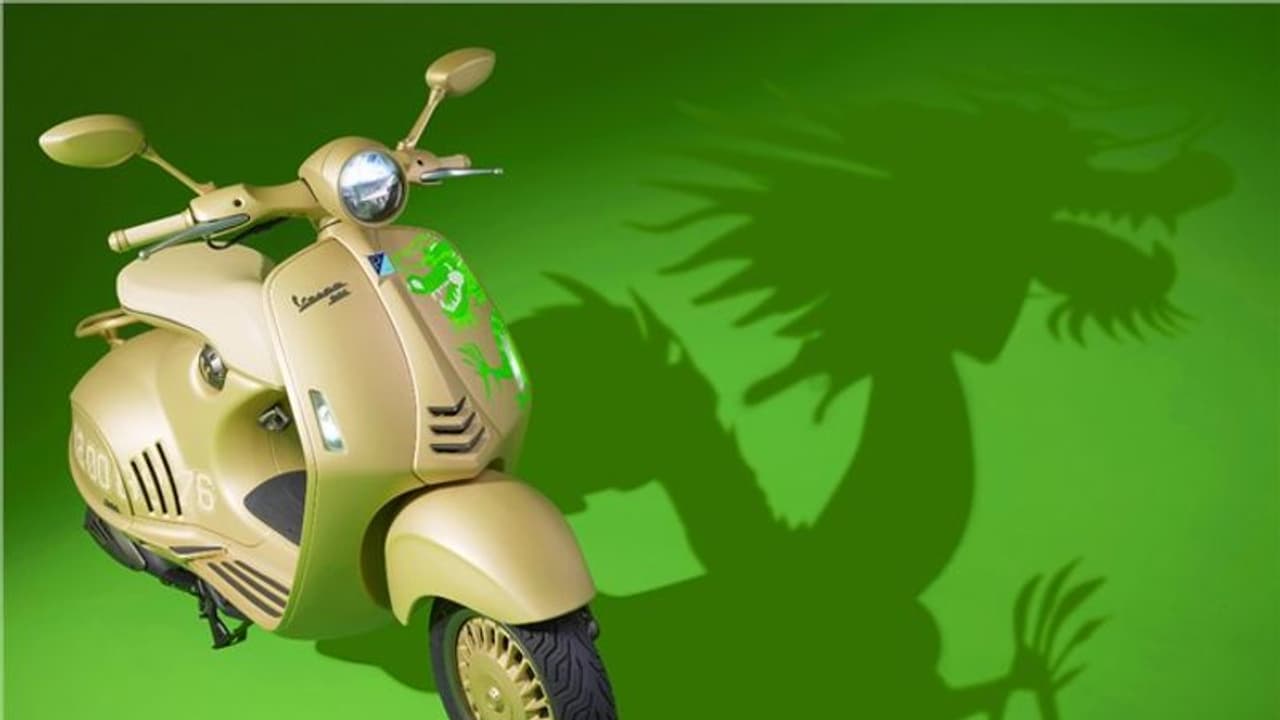 ചൈനീസ് ആഘോഷത്തിന് ഇറ്റാലിയൻ മാജിക്കുമായി ഐക്കണിക്ക് സ്കൂട്ടർ കമ്പനി! ചൈനീസ് ആഘോഷത്തിന് ഇറ്റാലിയൻ മാജിക്കുമായി ഐക്കണിക്ക് സ്കൂട്ടർ കമ്പനി!