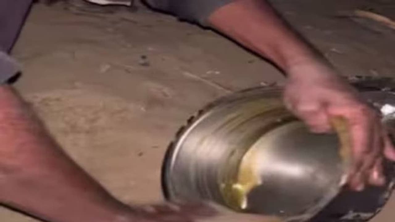 വെള്ളവുമില്ല, സോപ്പുമില്ല, പക്ഷേ പാത്രം തിളങ്ങും, വീഡിയോ വൈറൽ