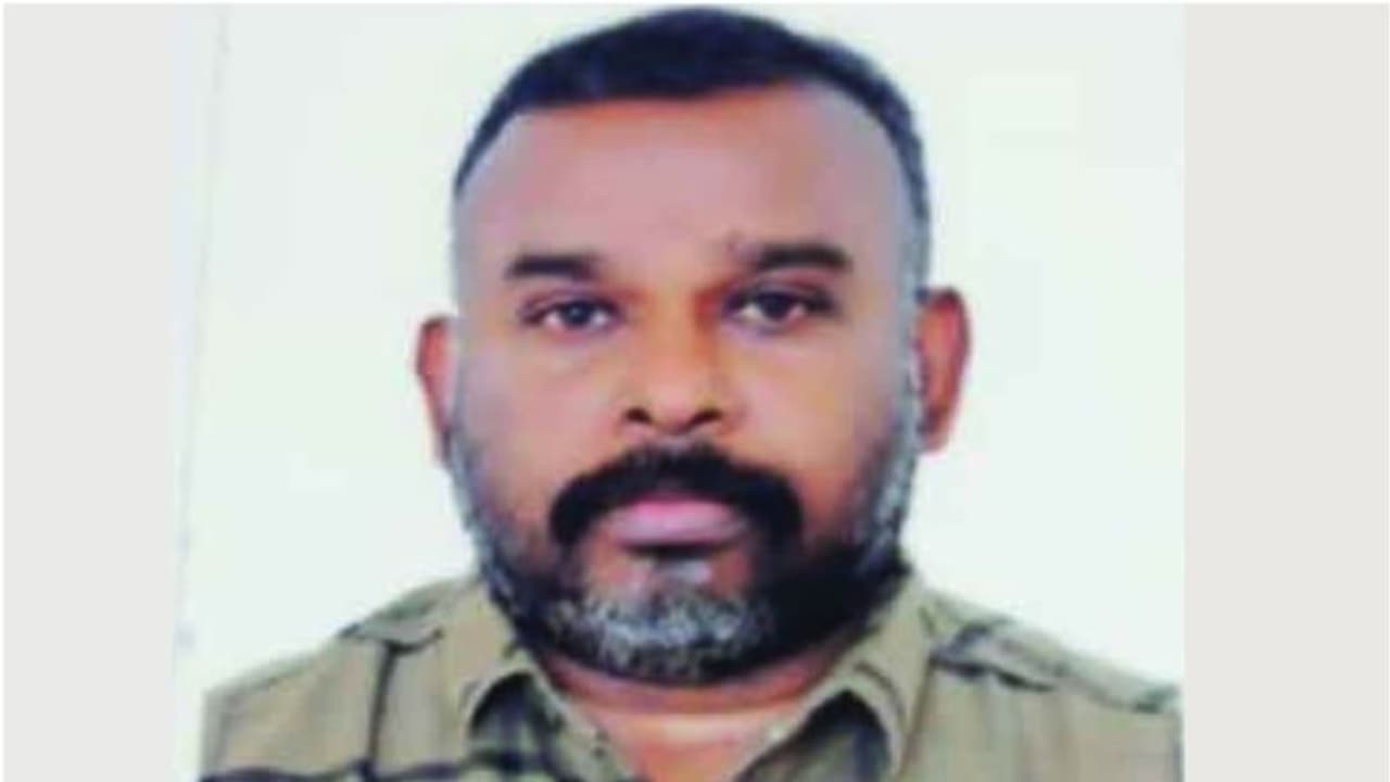 ശാസിച്ചതിലെ വൈരാഗ്യം? മലയാളിയെ കൊന്ന് മരുഭൂമിയില് കുഴിച്ചുമൂടി, മൃതദേഹം കണ്ടെത്തി; പ്രതികൾ പാകിസ്ഥാനികൾ ശാസിച്ചതിലെ വൈരാഗ്യം? മലയാളിയെ കൊന്ന് മരുഭൂമിയില് കുഴിച്ചുമൂടി, മൃതദേഹം കണ്ടെത്തി; പ്രതികൾ പാകിസ്ഥാനികൾ