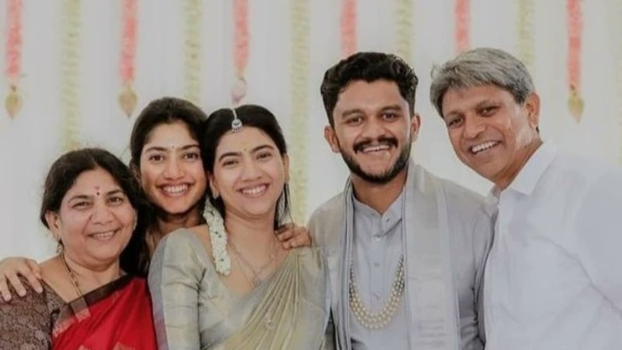 ಇವಳು ಜೊತೆಗಿಲ್ಲದೆ ನಾನು ಬದುಕುತ್ತಿರಲಿಲ್ಲ ಎಂದ ಸಾಯಿಪಲ್ಲವಿ ತಂಗಿ; ನಮಗೂ ಇಂಥ ಅಕ್ಕ ಬೇಕು ಎಂದ ನೆಟ್ಟಿಗರು! ಇವಳು ಜೊತೆಗಿಲ್ಲದೆ ನಾನು ಬದುಕುತ್ತಿರಲಿಲ್ಲ ಎಂದ ಸಾಯಿಪಲ್ಲವಿ ತಂಗಿ; ನಮಗೂ ಇಂಥ ಅಕ್ಕ ಬೇಕು ಎಂದ ನೆಟ್ಟಿಗರು!