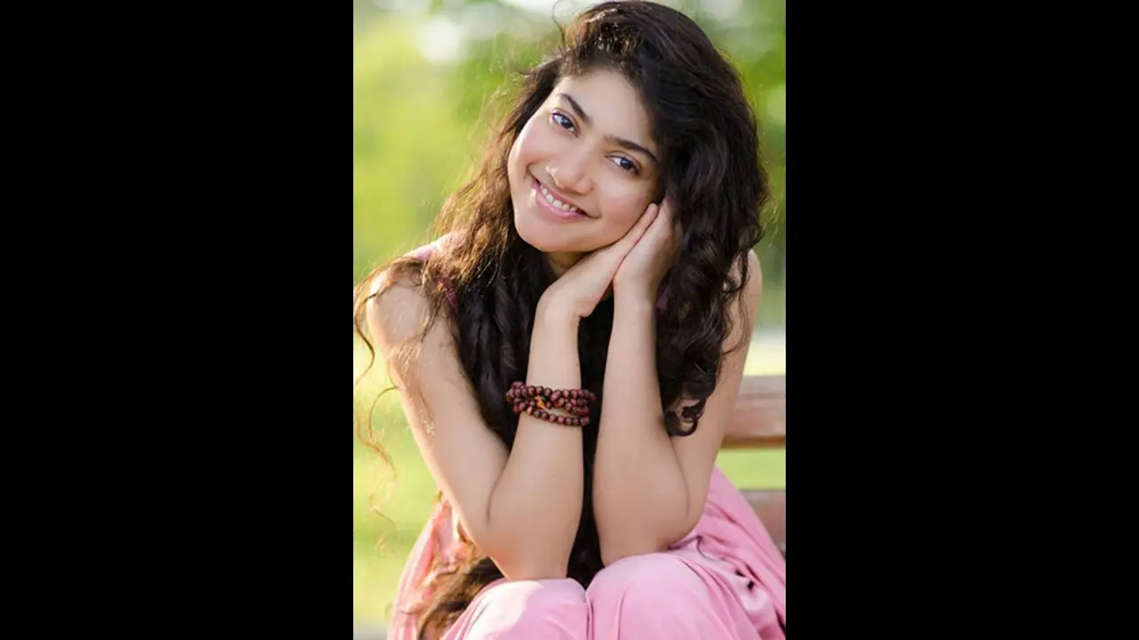 30ನೇ ವಯಸ್ಸಲ್ಲೇ ಇಬ್ಬರು ಮಕ್ಕಳ ಅಮ್ಮ ಆಗಬಯಸಿದ್ದ ಸಾಯಿ ಪಲ್ಲವಿ ಇನ್ನೂ ಮದ್ವೆ ಯಾಕಾಗಿಲ್ಲ? ಇಲ್ಲಿದೆ ಕಾರಣ... 30ನೇ ವಯಸ್ಸಲ್ಲೇ ಇಬ್ಬರು ಮಕ್ಕಳ ಅಮ್ಮ ಆಗಬಯಸಿದ್ದ ಸಾಯಿ ಪಲ್ಲವಿ ಇನ್ನೂ ಮದ್ವೆ ಯಾಕಾಗಿಲ್ಲ? ಇಲ್ಲಿದೆ ಕಾರಣ...