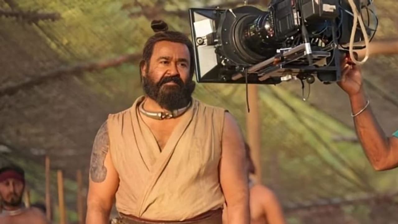 'അങ്ങനെകൂടി മനസില് വിചാരിച്ചിട്ട് പോയി കാണൂ'; വാലിബനെക്കുറിച്ച് ആരാധകര്ക്ക് മോഹന്ലാലിന്റെ 'മുന്നറിയിപ്പ്' 'അങ്ങനെകൂടി മനസില് വിചാരിച്ചിട്ട് പോയി കാണൂ'; വാലിബനെക്കുറിച്ച് ആരാധകര്ക്ക് മോഹന്ലാലിന്റെ 'മുന്നറിയിപ്പ്'