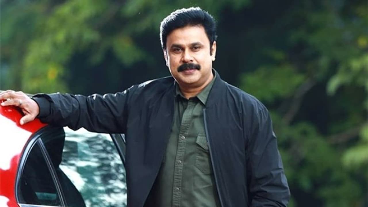 10 വര്ഷത്തിനിപ്പുറം ആ സൂപ്പര്ഹിറ്റ് ദിലീപ് ചിത്രത്തിന് റീമേക്ക്; ആരാവും നായകന്? 10 വര്ഷത്തിനിപ്പുറം ആ സൂപ്പര്ഹിറ്റ് ദിലീപ് ചിത്രത്തിന് റീമേക്ക്; ആരാവും നായകന്?