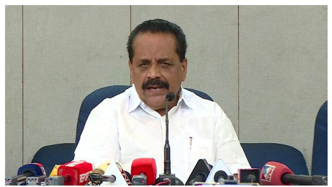 'രാഹുലിന്റെ വേദിയിൽ കസേര നൽകിയില്ല, സതീശൻ നിരന്തരം അപമാനിച്ചു'; മാണി ഗ്രൂപ്പിലേക്ക് മടങ്ങണമെന്ന് ജോണിനെല്ലൂർ 'രാഹുലിന്റെ വേദിയിൽ കസേര നൽകിയില്ല, സതീശൻ നിരന്തരം അപമാനിച്ചു'; മാണി ഗ്രൂപ്പിലേക്ക് മടങ്ങണമെന്ന് ജോണിനെല്ലൂർ