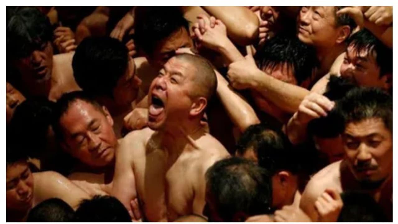 ന​ഗ്നപുരുഷന്മാരുടെ ഉത്സവം, ഇത്തവണ സ്ത്രീകൾക്കും പങ്കെടുക്കാമെന്ന് ദേവാലയം; മാറ്റുന്നത് 1650 വർഷത്തെ ആചാരം