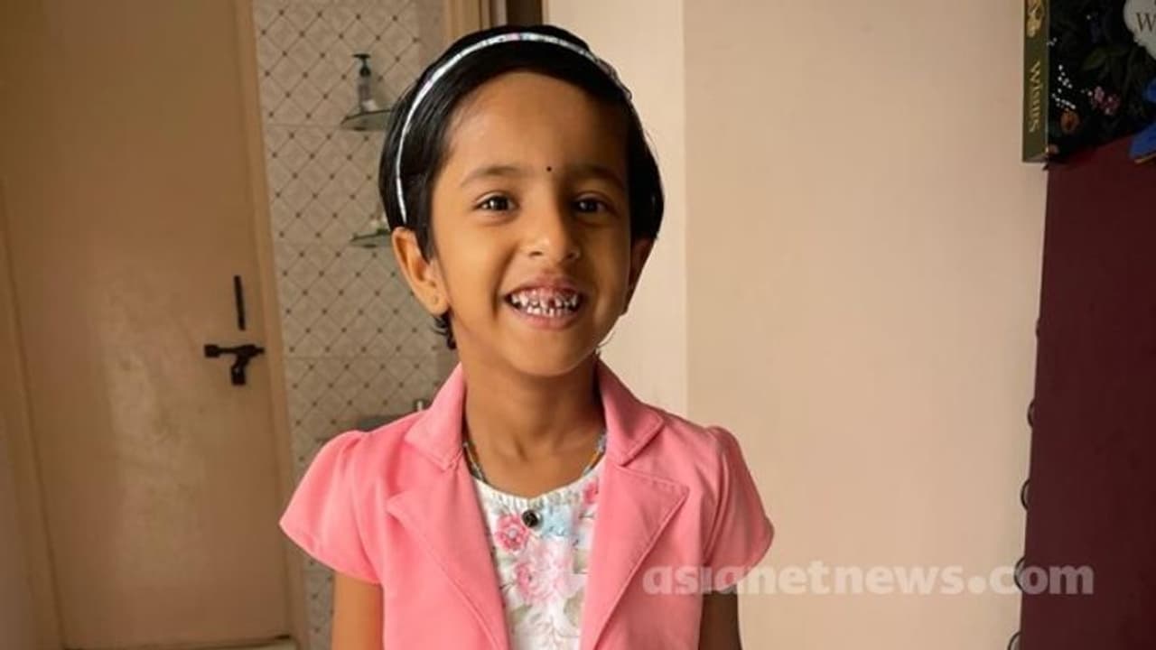 സ്കൂൾ കെട്ടിടത്തിന് മുകളിൽ നിന്ന് നേഴ്സറി വിദ്യാർത്ഥിനി വീണു; കുട്ടി അതീവ ​ഗുരുതരാവസ്ഥയിൽ, ആരോപണവുമായി കുടുംബം