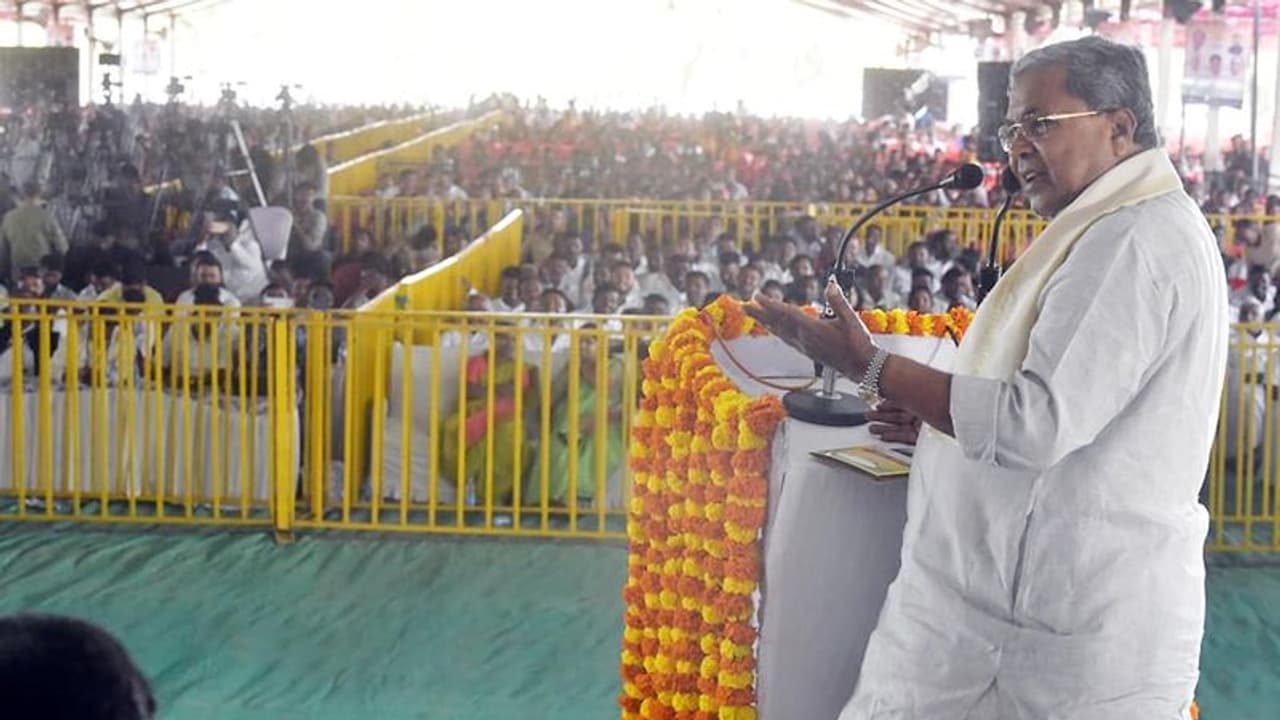 ವರ್ಷಕ್ಕೆ 2 ಕೋಟಿ ಉದ್ಯೋಗ ಕೊಡ್ತೀವಿ ಅಂದ ಪ್ರಧಾನಿ ಮೋದಿ ವಿಫಲ: ಸಿದ್ದರಾಮಯ್ಯ ಲೇವಡಿ