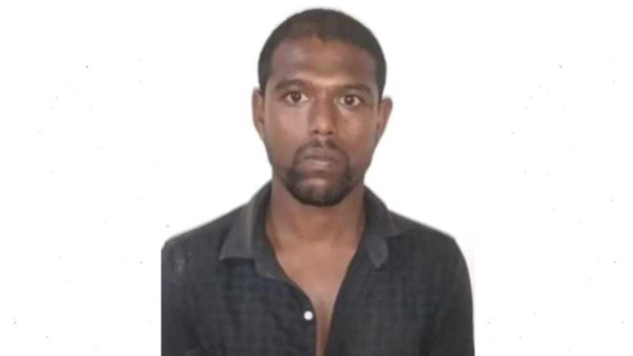 കടലിൽ ഇറങ്ങിനില്ക്കുകയായിരുന്ന വിദേശ വനിതയോട് ലൈംഗിക അതിക്രമം; കൊല്ലത്ത് യുവാവ് അറസ്റ്റിൽ കടലിൽ ഇറങ്ങിനില്ക്കുകയായിരുന്ന വിദേശ വനിതയോട് ലൈംഗിക അതിക്രമം; കൊല്ലത്ത് യുവാവ് അറസ്റ്റിൽ