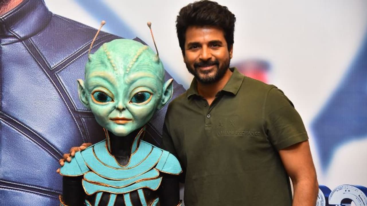 `రోబో`ని మించిన వీఎఫ్ఎక్స్ తో `అయలాన్`.. అసలు విషయం బయటపెట్టిన శివకార్తికేయన్.. `రోబో`ని మించిన వీఎఫ్ఎక్స్ తో `అయలాన్`.. అసలు విషయం బయటపెట్టిన శివకార్తికేయన్..