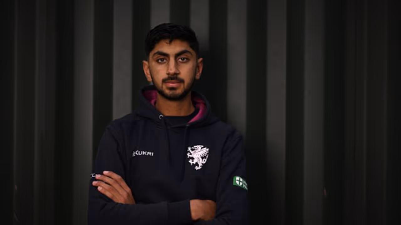 പാക് വംശജനായ താരത്തിന്‍റെ വിസ പ്രശ്നം; ബിസിസിഐക്കെതിരെ പടയൊരുക്കവുമായി ഇംഗ്ലണ്ട് ക്രിക്കറ്റ് ബോര്‍ഡ് 