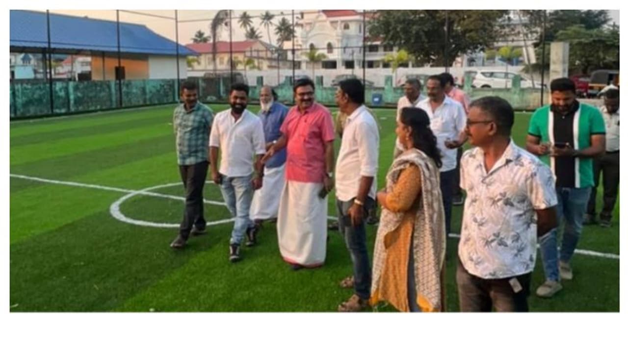 വാക്കുപാലിച്ച് കൊച്ചി ന​ഗരസഭ, കളി ഇനി തീപാറും; ആദ്യ ടര്‍ഫ് നിര്‍മ്മാണം പൂര്‍ത്തിയായി