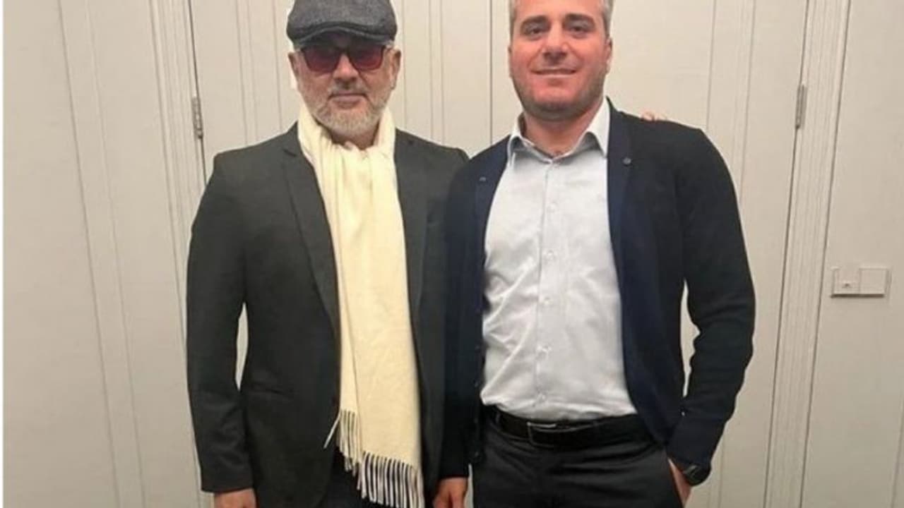 കോട്ടും സ്യൂട്ടുമായി സ്റ്റൈലായി അജിത്ത്, ചിത്രങ്ങള് ഹിറ്റ്, വിഡാ മുയര്ച്ചിക്കായി കാത്ത് ആരാധകര് കോട്ടും സ്യൂട്ടുമായി സ്റ്റൈലായി അജിത്ത്, ചിത്രങ്ങള് ഹിറ്റ്, വിഡാ മുയര്ച്ചിക്കായി കാത്ത് ആരാധകര്