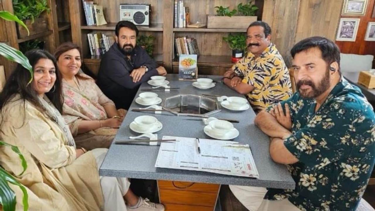 'വാലിബന്' ദുബൈയില് കണ്ട് മോഹന്ലാല്, പിന്നാലെ മമ്മൂട്ടിയുമൊത്ത് ഒരു കുടുംബചിത്രവും 'വാലിബന്' ദുബൈയില് കണ്ട് മോഹന്ലാല്, പിന്നാലെ മമ്മൂട്ടിയുമൊത്ത് ഒരു കുടുംബചിത്രവും