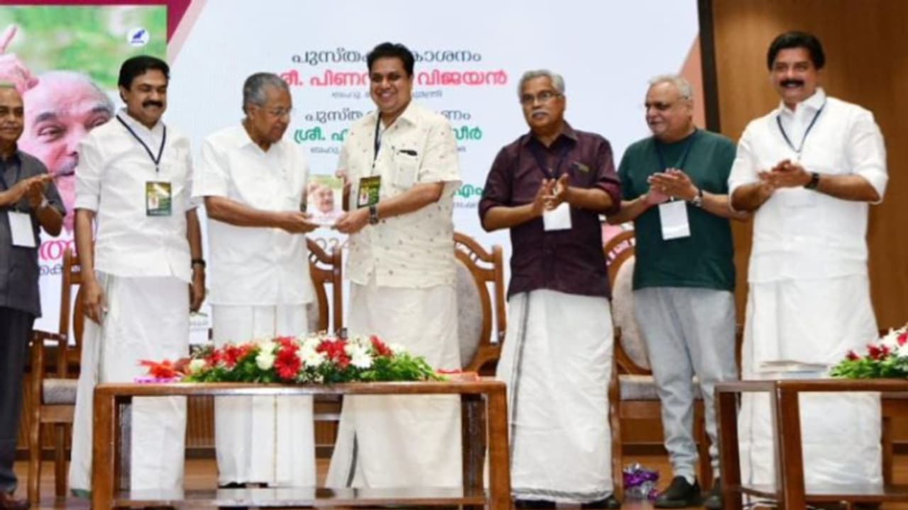 'ഈ ജന്മം എനിക്ക് മാണി സാർ അല്ലാതെ മറ്റൊരു നേതാവില്ല'; അദ്ദേഹം പകർന്ന പാഠങ്ങളാണ് ജീവിതത്തിന്റെ കരുത്തെന്ന് റോഷി 'ഈ ജന്മം എനിക്ക് മാണി സാർ അല്ലാതെ മറ്റൊരു നേതാവില്ല'; അദ്ദേഹം പകർന്ന പാഠങ്ങളാണ് ജീവിതത്തിന്റെ കരുത്തെന്ന് റോഷി