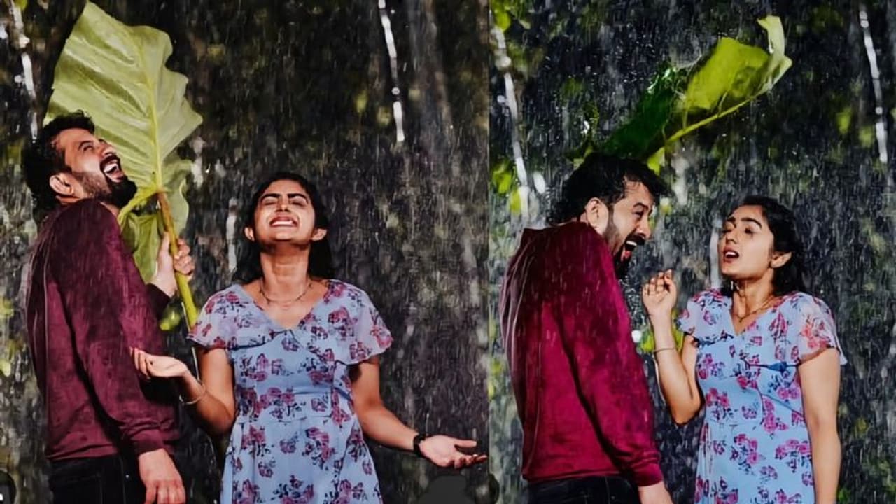 മഴ നനഞ്ഞ് 'ഗീതാഞ്ജലി'യും 'ഗോവിന്ദും'; സീരിയല് പ്രേമികള്ക്കിടയില് വൈറല് ആയി ചിത്രം മഴ നനഞ്ഞ് 'ഗീതാഞ്ജലി'യും 'ഗോവിന്ദും'; സീരിയല് പ്രേമികള്ക്കിടയില് വൈറല് ആയി ചിത്രം