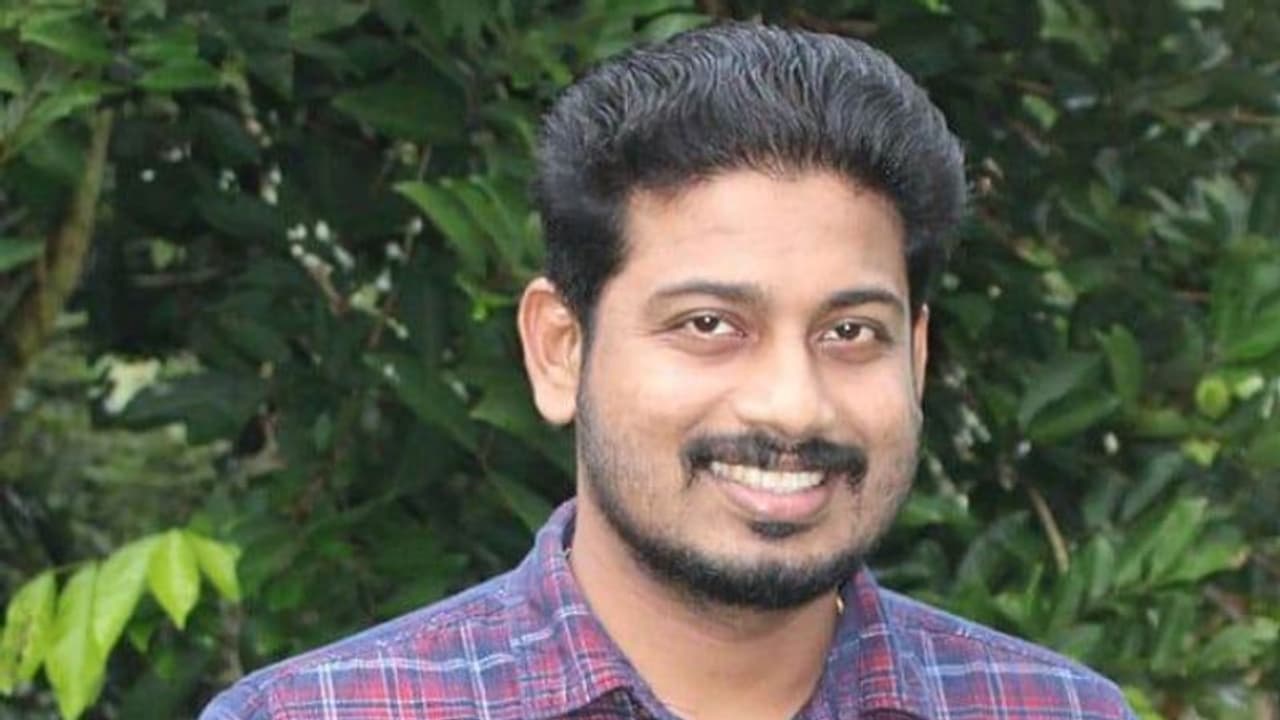 ചികിത്സക്കെത്തിയ 18കാരിക്ക് നേരെ ലൈംഗികാതിക്രമം; ഡോക്ടര്ക്ക് തടവും പിഴയും ചികിത്സക്കെത്തിയ 18കാരിക്ക് നേരെ ലൈംഗികാതിക്രമം; ഡോക്ടര്ക്ക് തടവും പിഴയും