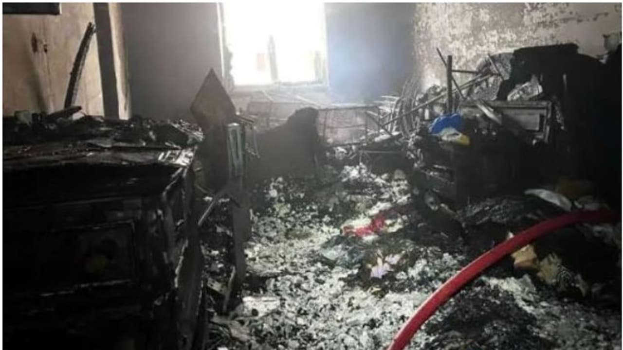 കുവൈത്തില് അപ്പാർട്ട്മെന്റില് തീപിടിത്തം; ഒരു മരണം കുവൈത്തില് അപ്പാർട്ട്മെന്റില് തീപിടിത്തം; ഒരു മരണം