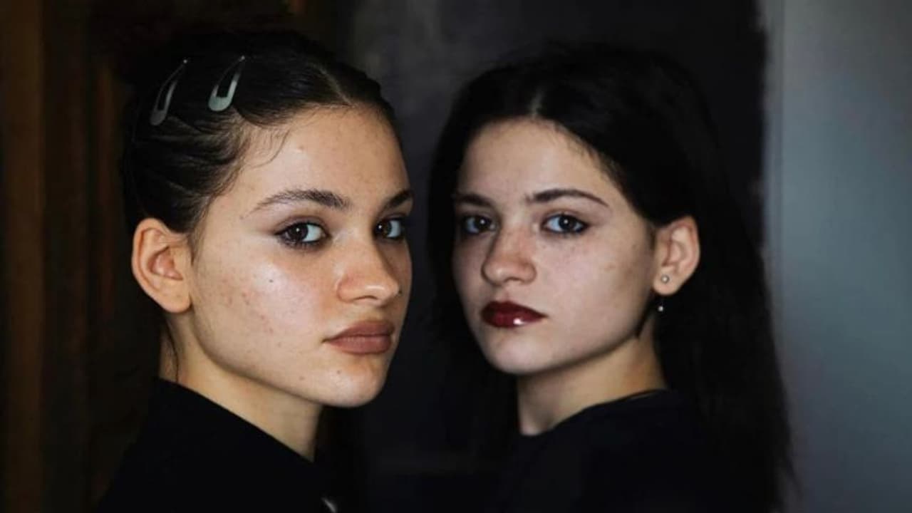 ഇരട്ടകളായി ജനനം, 2 മക്കളെയും അച്ഛൻ വിറ്റു; ഒരേ നഗരത്തിൽ തിരിച്ചറിയാതെ 19 വർഷം, ഒരുമിപ്പിച്ച് ടിക് ടോക് വീഡിയോ!