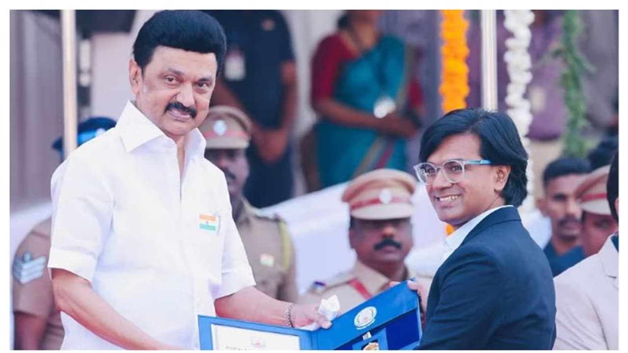 'സാമുദായിക സൗഹാർദം സംരക്ഷിച്ചു'; മാധ്യമപ്രവർത്തകൻ സുബൈറിന് പുരസ്കാരം നൽകി തമിഴ്നാട് 'സാമുദായിക സൗഹാർദം സംരക്ഷിച്ചു'; മാധ്യമപ്രവർത്തകൻ സുബൈറിന് പുരസ്കാരം നൽകി തമിഴ്നാട്