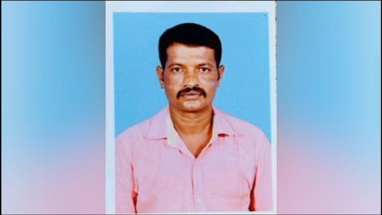 பொள்ளாச்சியில் நெடுஞ்சாலை துறையினரின் அலட்சியத்தால் பறிபோன ஆட்டோ ஓட்டுநரின் உயிர் பொள்ளாச்சியில் நெடுஞ்சாலை துறையினரின் அலட்சியத்தால் பறிபோன ஆட்டோ ஓட்டுநரின் உயிர்