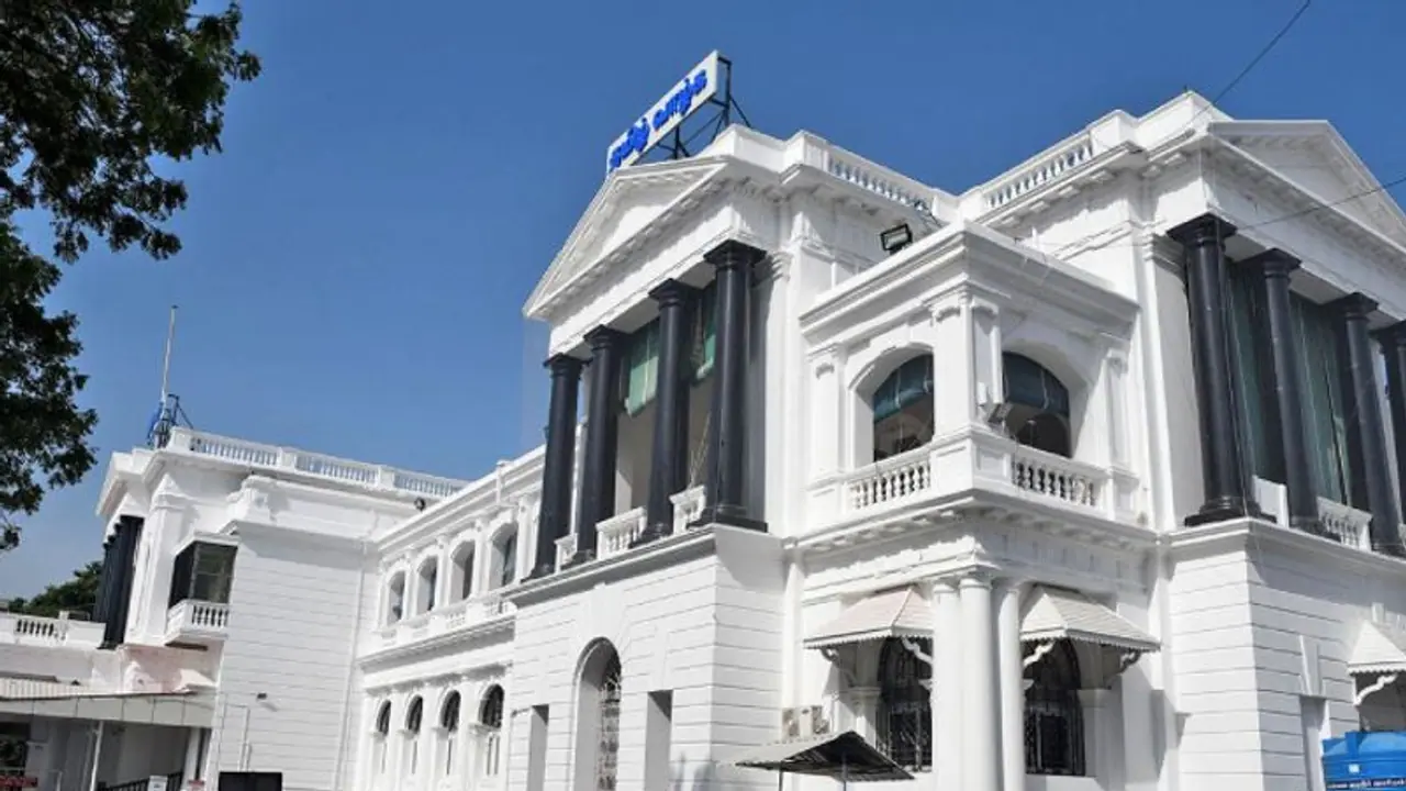 புதிய ஆட்சியர்கள் நியமனம்.. 12 IAS அதிகாரிகள் இடமாற்றம் தமிழக அரசு வெளியிட்ட அதிரடி உத்தரவு முழு விவரம்! புதிய ஆட்சியர்கள் நியமனம்.. 12 IAS அதிகாரிகள் இடமாற்றம் தமிழக அரசு வெளியிட்ட அதிரடி உத்தரவு முழு விவரம்!