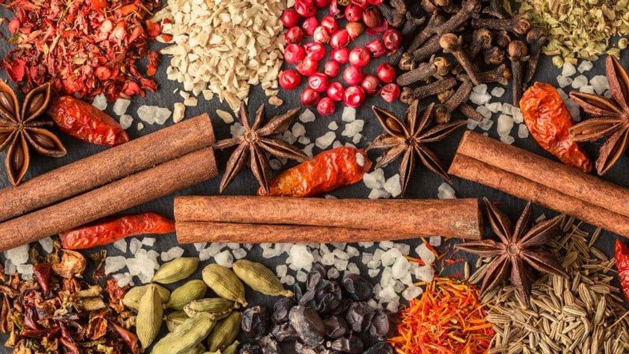 കൊളസ്ട്രോൾ നിയന്ത്രിക്കാൻ സഹായിക്കുന്ന അഞ്ച് സുഗന്ധവ്യഞ്ജനങ്ങൾ