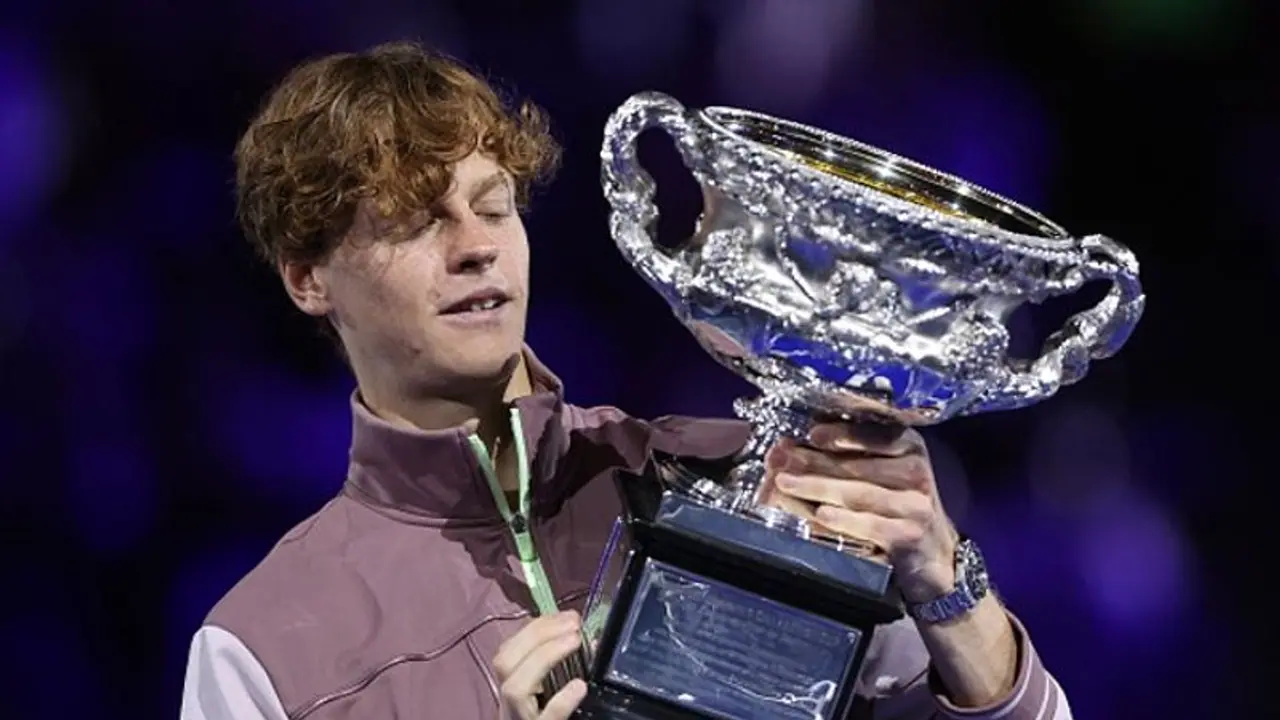 Australian Open 2024 : మెద్వెదేవ్‌కు షాక్.. థ్రిల్లర్ గేమ్‌లో సిన్నర్ విజయం , తొలి గ్రాండ్ స్లామ్ కైవసం