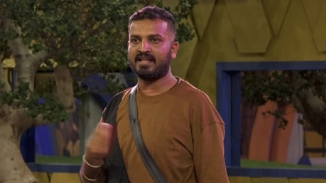 ಸಂತು ಹಿಂದೆ ಪಂತು ಕೂಡ ಔಟ್: ಬಿಗ್ಬಾಸ್ ಮನೆಯಲ್ಲಿ ಹಳ್ಳಿಕಾರ್ ಒಡೆಯ ವರ್ತೂರು ಸಂತೋಷ್ ಭರ್ಜರಿ ಜರ್ನಿ ಹೇಗಿತ್ತು ಗೊತ್ತಾ! ಸಂತು ಹಿಂದೆ ಪಂತು ಕೂಡ ಔಟ್: ಬಿಗ್ಬಾಸ್ ಮನೆಯಲ್ಲಿ ಹಳ್ಳಿಕಾರ್ ಒಡೆಯ ವರ್ತೂರು ಸಂತೋಷ್ ಭರ್ಜರಿ ಜರ್ನಿ ಹೇಗಿತ್ತು ಗೊತ್ತಾ!