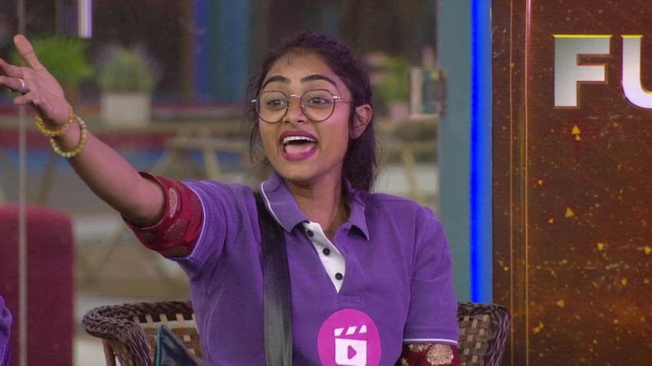 ಬಿಗ್ಬಾಸ್ ಸೀಸನ್ 10 ಎರಡನೇ ರನ್ನರ್ ಅಪ್ ಸಂಗೀತಾ ಶೃಂಗೇರಿ: ಹಲವು ಸ್ವರಗಳ ಏರಿಳಿತ ಸೇರಿ ಆದ ಬ್ಯಾಂಗಲ್ ಕ್ವೀನ್! ಬಿಗ್ಬಾಸ್ ಸೀಸನ್ 10 ಎರಡನೇ ರನ್ನರ್ ಅಪ್ ಸಂಗೀತಾ ಶೃಂಗೇರಿ: ಹಲವು ಸ್ವರಗಳ ಏರಿಳಿತ ಸೇರಿ ಆದ ಬ್ಯಾಂಗಲ್ ಕ್ವೀನ್!