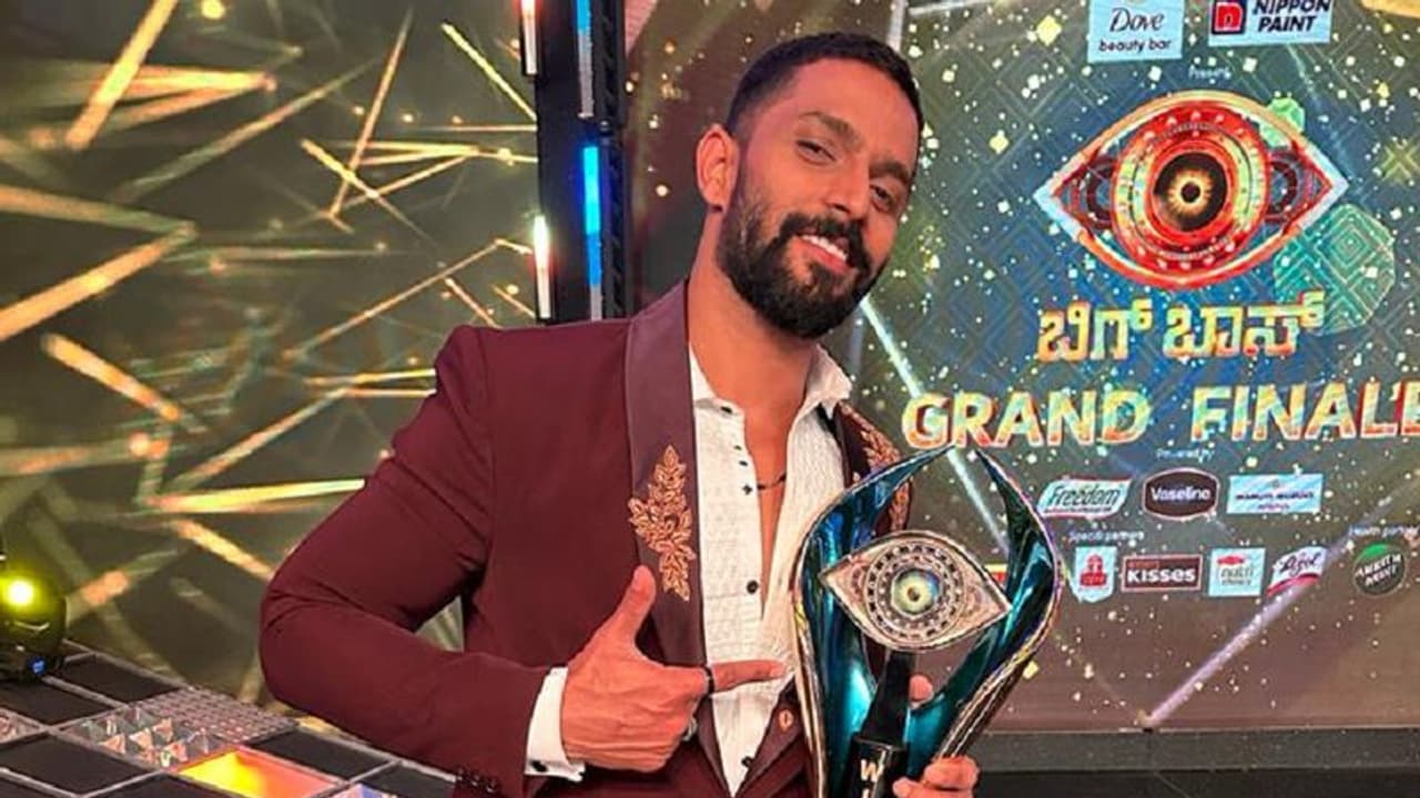 ಬಿಗ್ಬಾಸ್ ಕನ್ನಡ 10 ವಿನ್ನರ್ ಕಾರ್ತಿಕ್ ಮಹೇಶ್: ನಾಯಕತ್ವದ ಗುಣವಿದ್ದ ಅವರ ಪಯಣ ಹೇಗಿತ್ತು ಗೊತ್ತಾ? ಬಿಗ್ಬಾಸ್ ಕನ್ನಡ 10 ವಿನ್ನರ್ ಕಾರ್ತಿಕ್ ಮಹೇಶ್: ನಾಯಕತ್ವದ ಗುಣವಿದ್ದ ಅವರ ಪಯಣ ಹೇಗಿತ್ತು ಗೊತ್ತಾ?