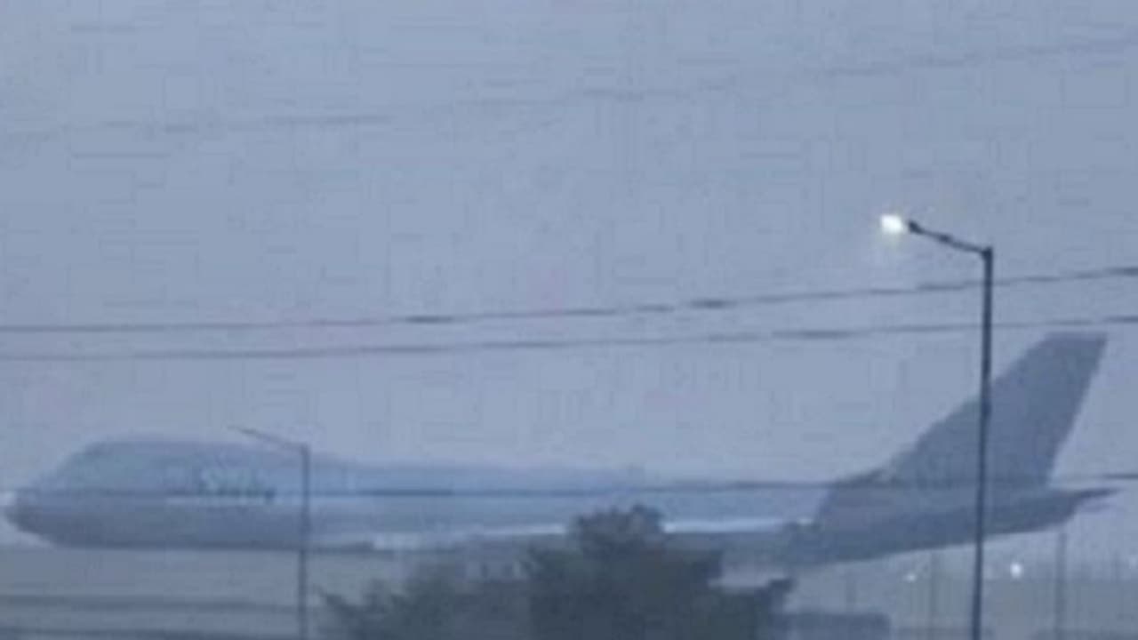 ದೇಶದ ಮೊದಲ ಎಲಿವೇಟೆಡ್ ಟ್ಯಾಕ್ಸಿವೇಯಲ್ಲಿ B747 ವಿಮಾನದ ಅದ್ಭುತ ನೋಟ ಹೀಗಿದೆ.. ದೇಶದ ಮೊದಲ ಎಲಿವೇಟೆಡ್ ಟ್ಯಾಕ್ಸಿವೇಯಲ್ಲಿ B747 ವಿಮಾನದ ಅದ್ಭುತ ನೋಟ ಹೀಗಿದೆ..