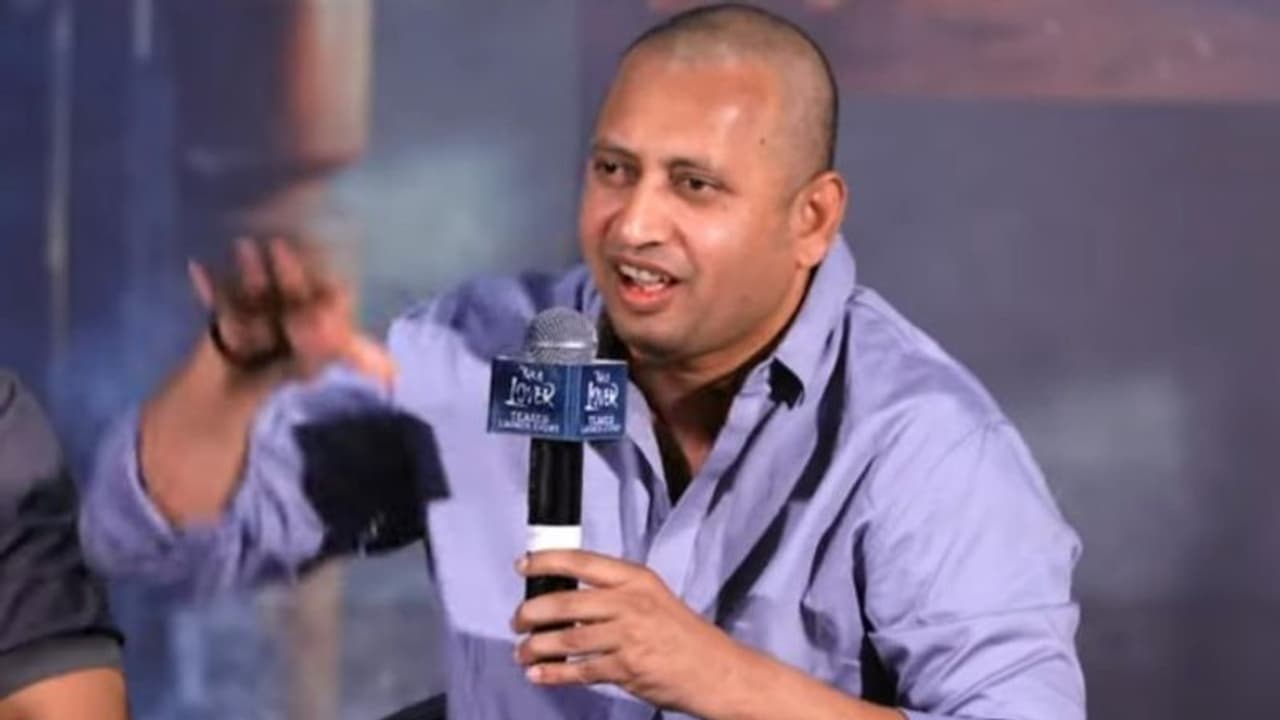 Producer SKN : రవితేజ ‘ఈగల్’ను టార్గెట్ చేసిన నిర్మాత ఎస్కేఎన్ ? క్లారిటీ ఇచ్చిన నిర్మాత Producer SKN : రవితేజ ‘ఈగల్’ను టార్గెట్ చేసిన నిర్మాత ఎస్కేఎన్ ? క్లారిటీ ఇచ్చిన నిర్మాత